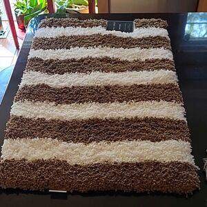 🤎Laura Ashley Bath Rug